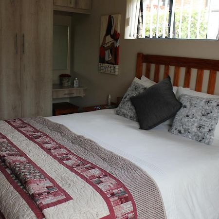 Traveller'S Rest, Reebok Bed & Breakfast Mossel Bay Exterior foto