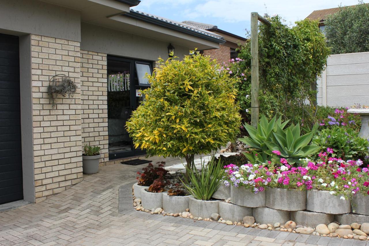 Traveller'S Rest, Reebok Bed & Breakfast Mossel Bay Exterior foto