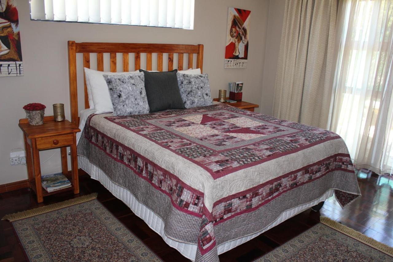 Traveller'S Rest, Reebok Bed & Breakfast Mossel Bay Exterior foto
