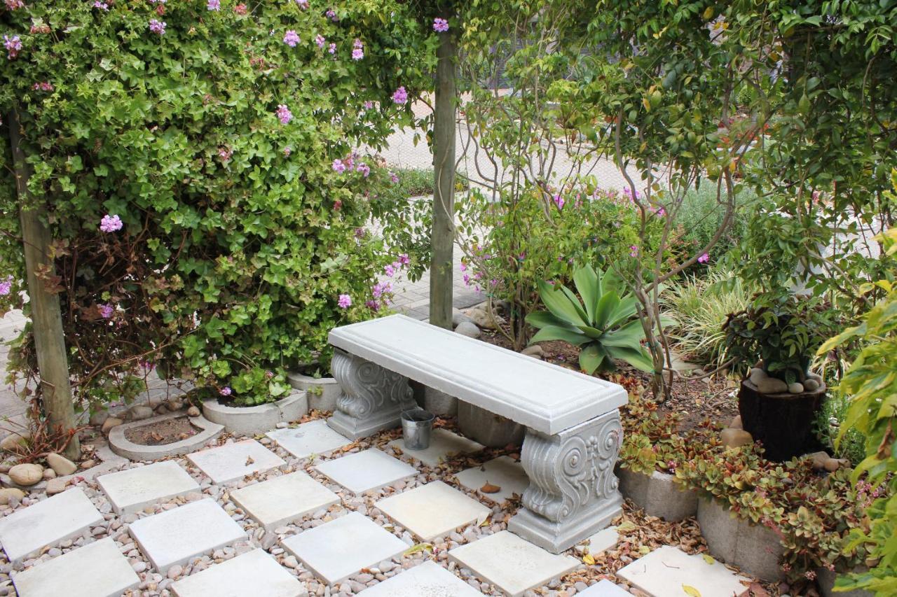 Traveller'S Rest, Reebok Bed & Breakfast Mossel Bay Exterior foto