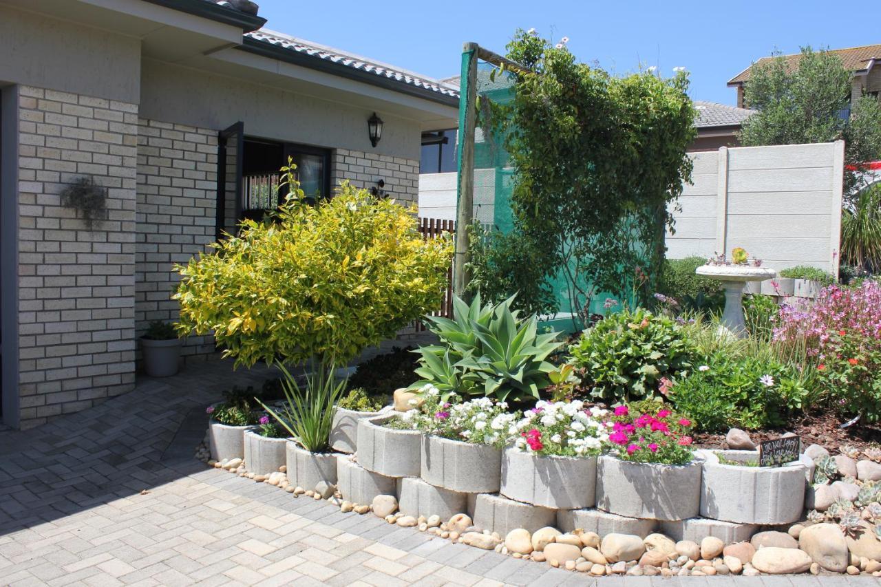 Traveller'S Rest, Reebok Bed & Breakfast Mossel Bay Exterior foto