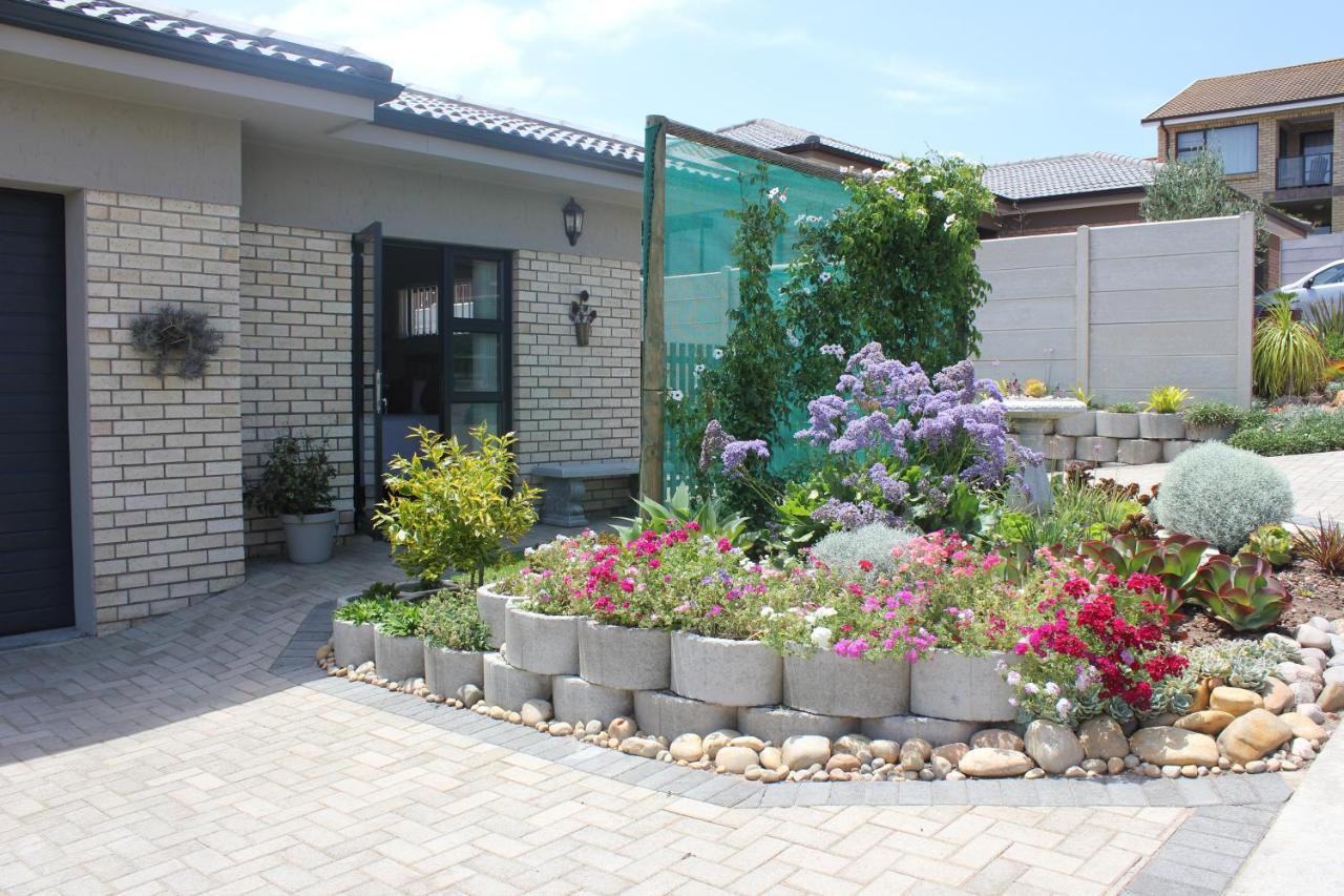 Traveller'S Rest, Reebok Bed & Breakfast Mossel Bay Exterior foto