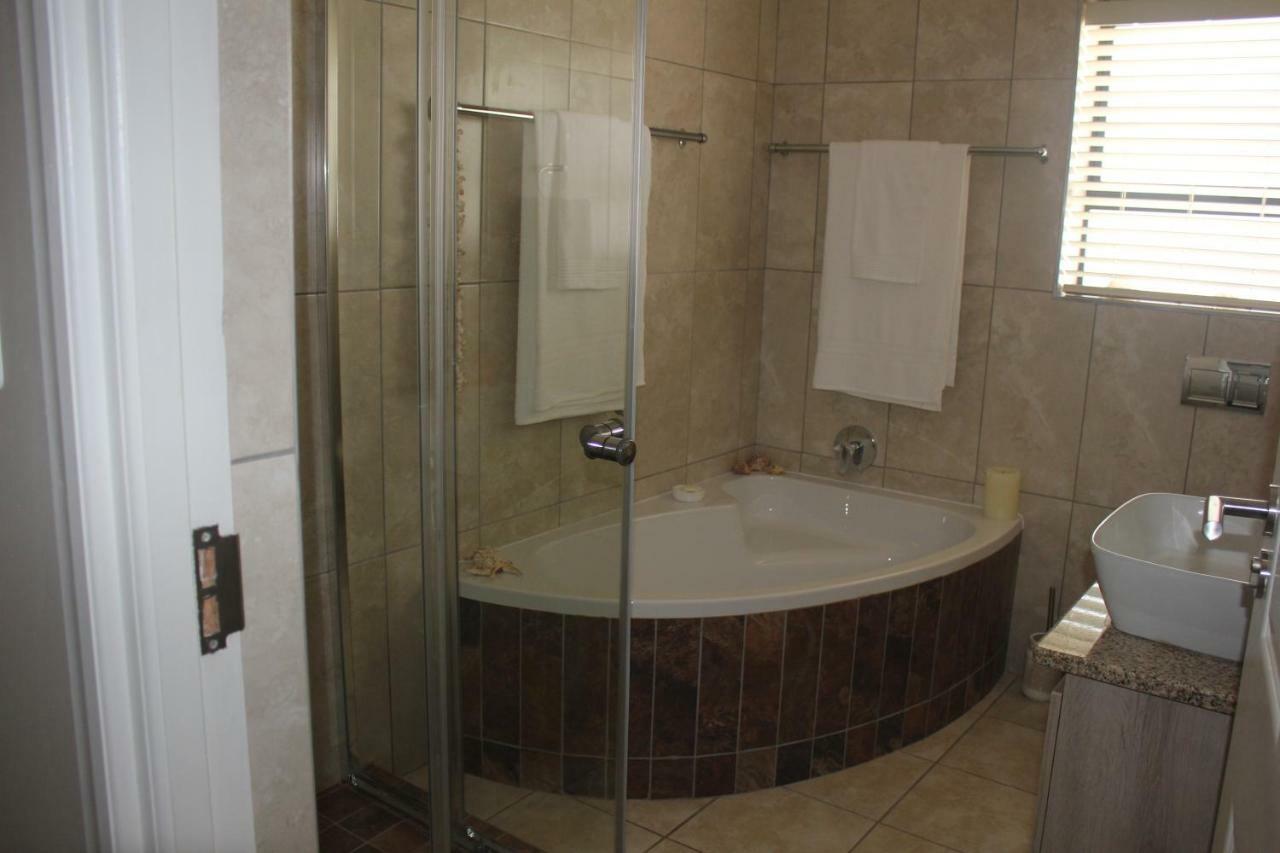 Traveller'S Rest, Reebok Bed & Breakfast Mossel Bay Exterior foto